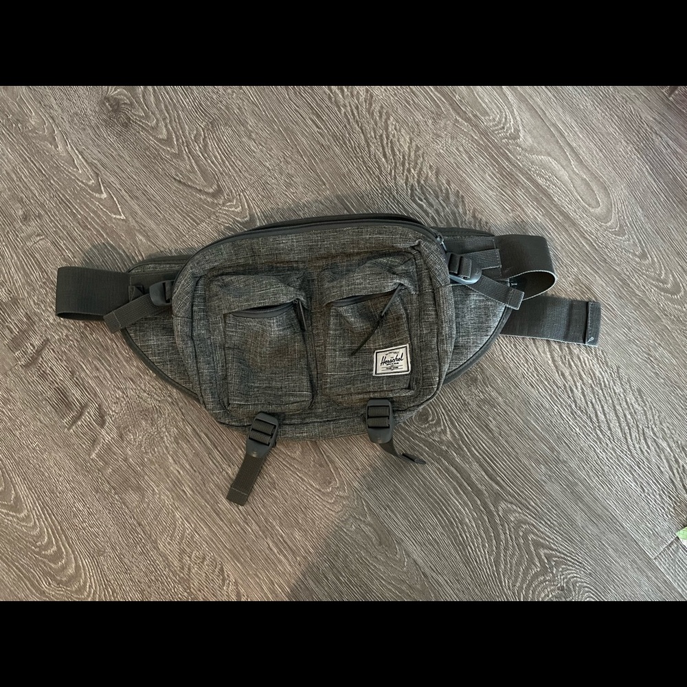Herschel Eighteen Sling Pack